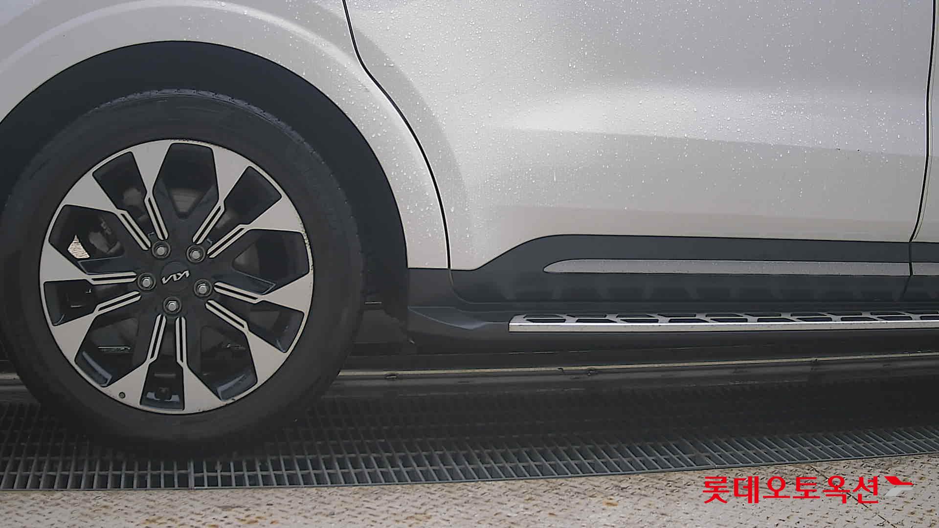 2023 - kia carnival