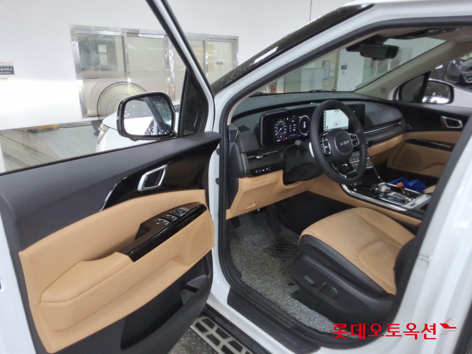 2023 - kia carnival