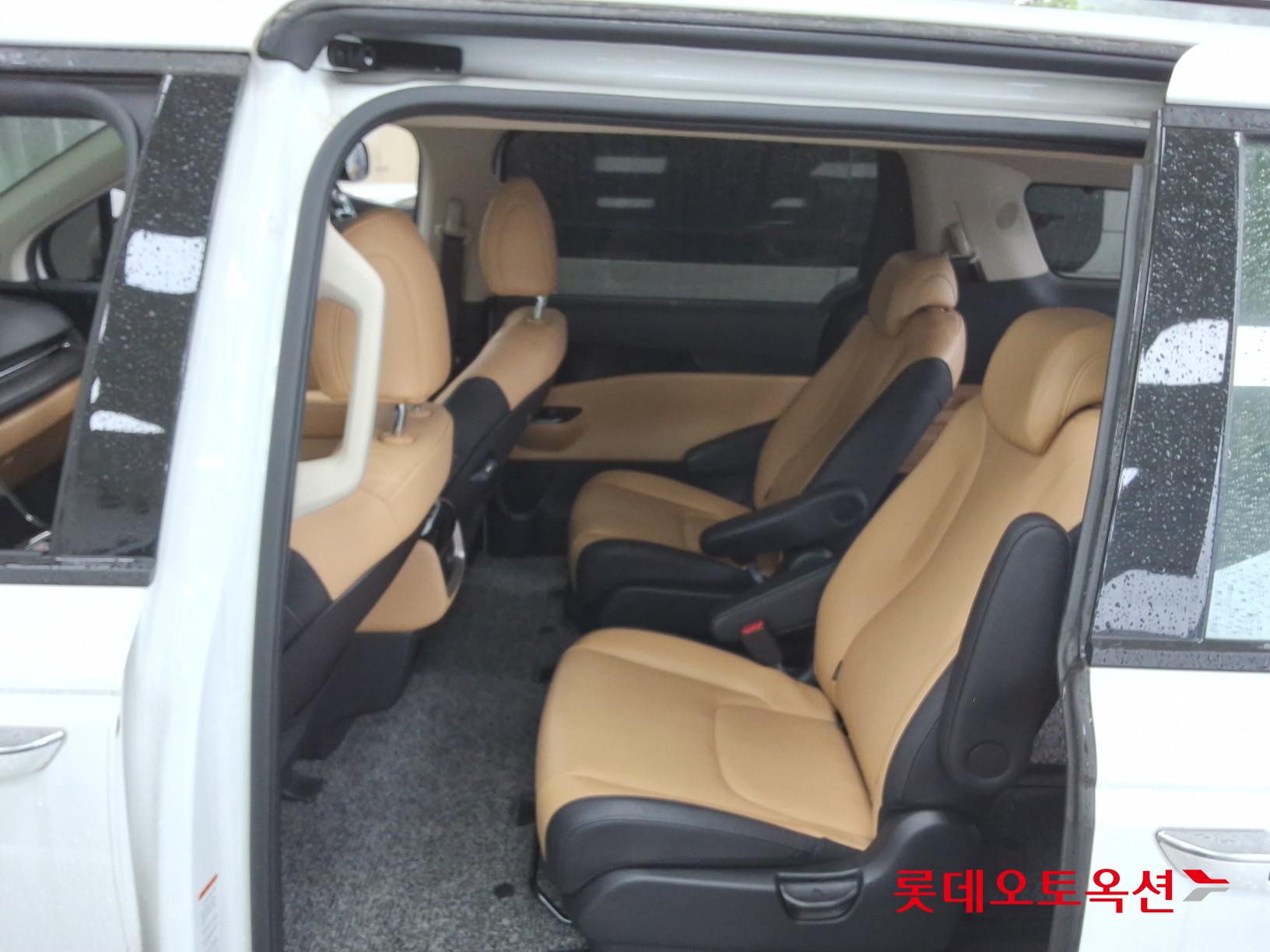 2023 - kia carnival
