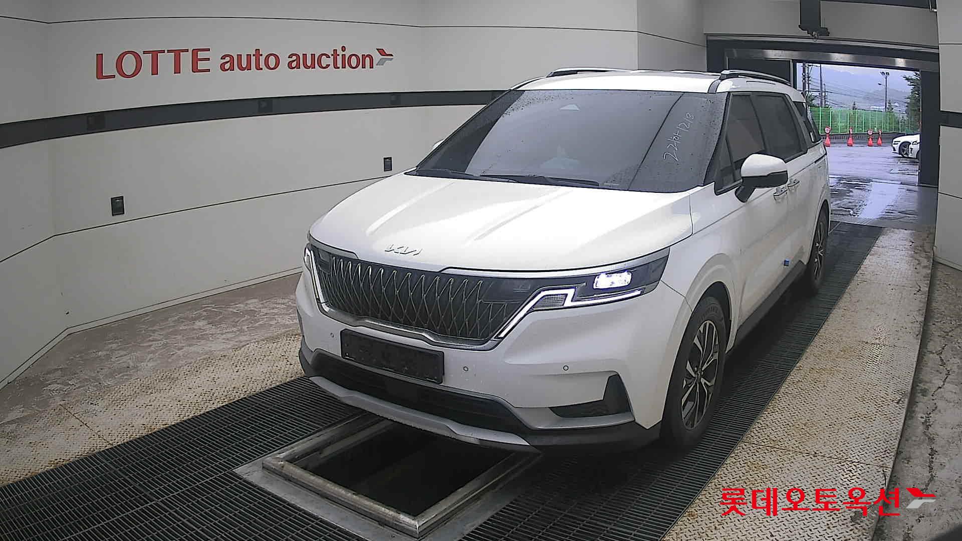 2023 - kia carnival