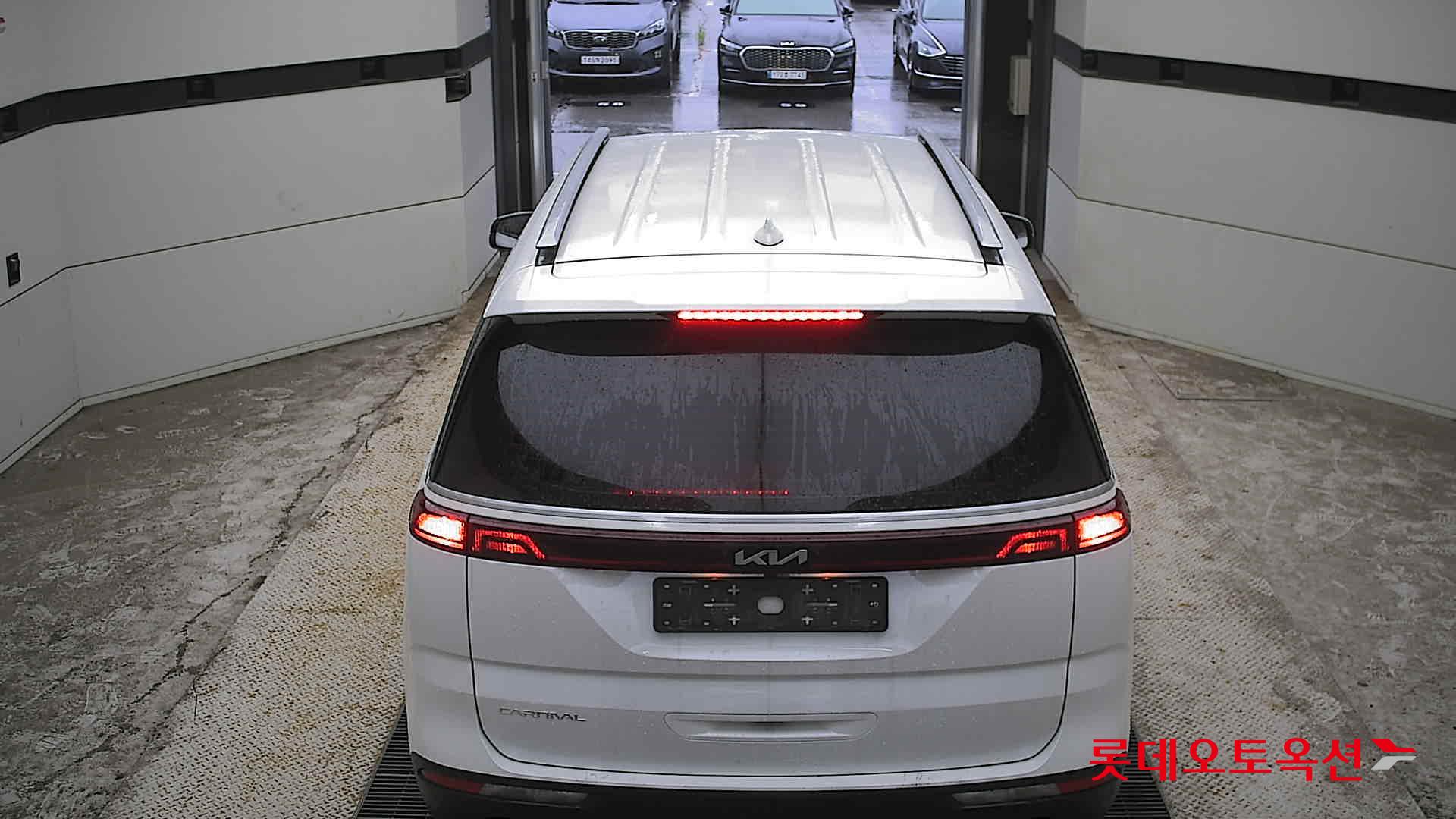 2023 - kia carnival