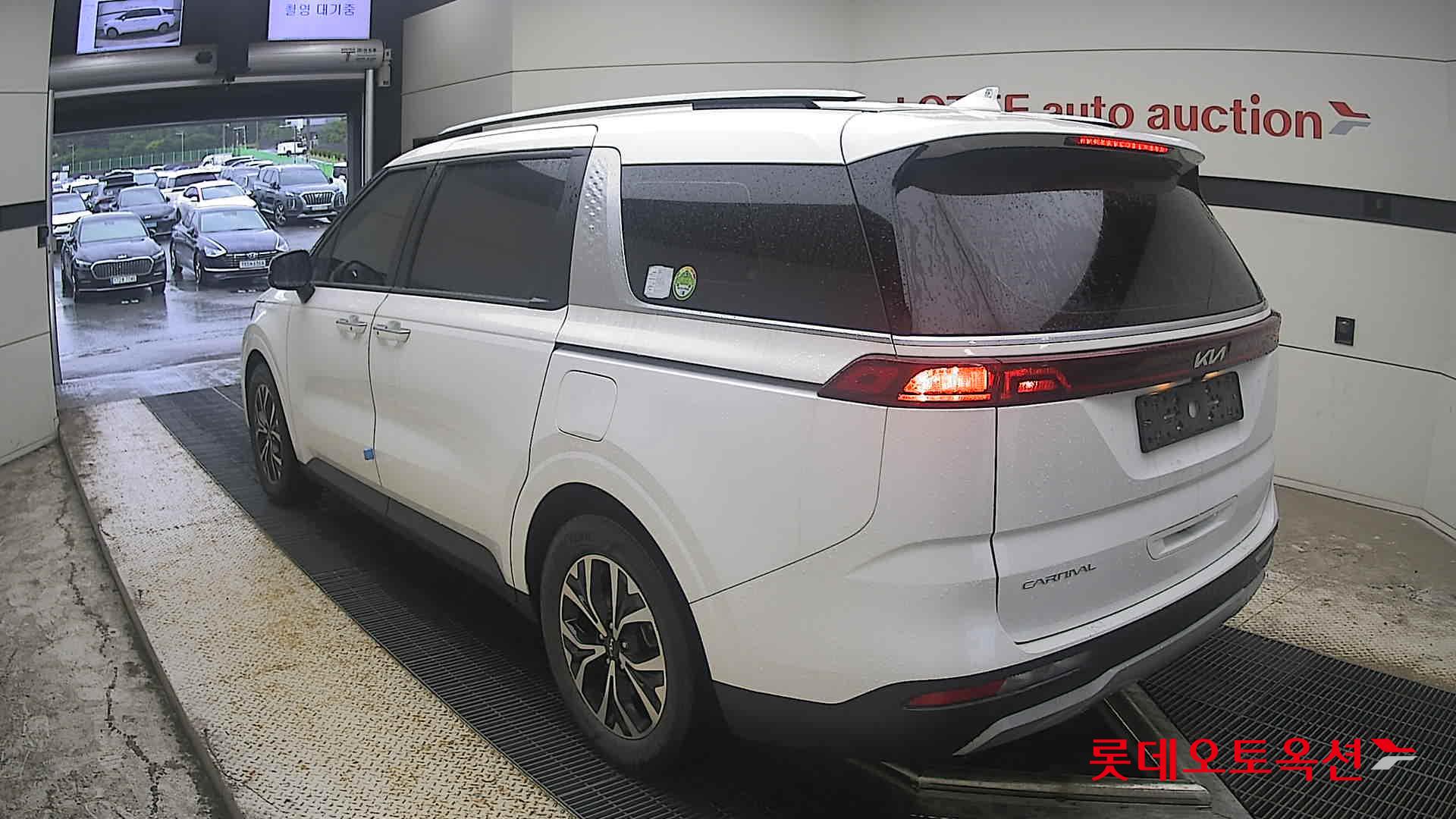 2023 - kia carnival