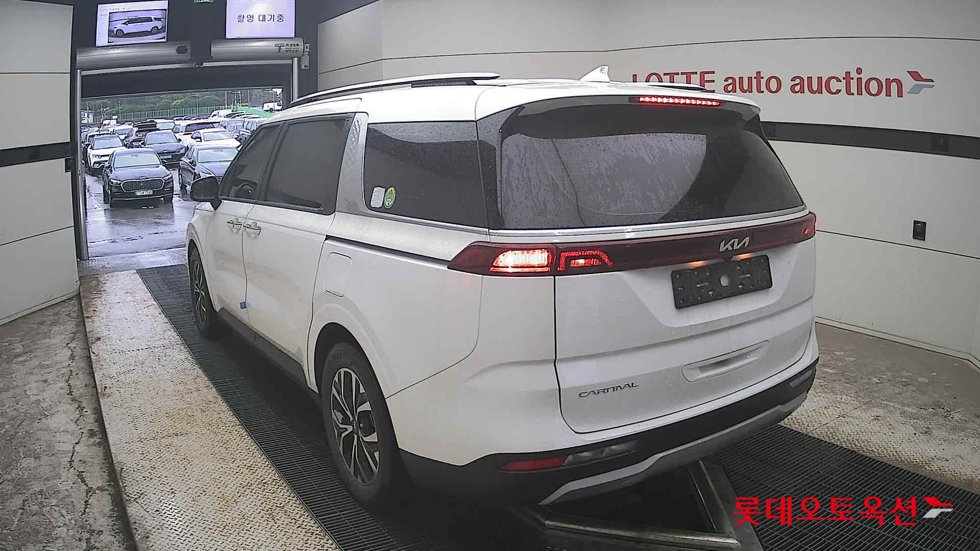 2023 - kia carnival