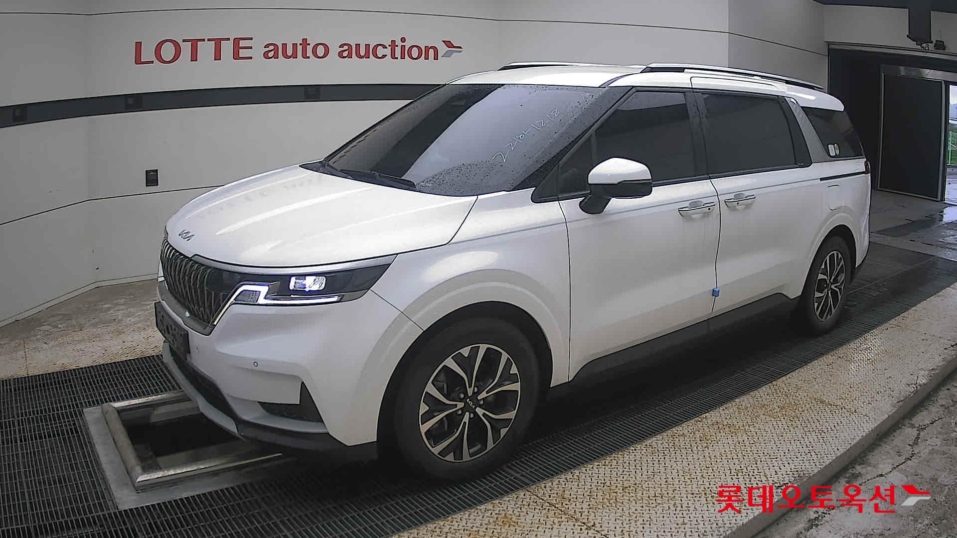 2023 - kia carnival