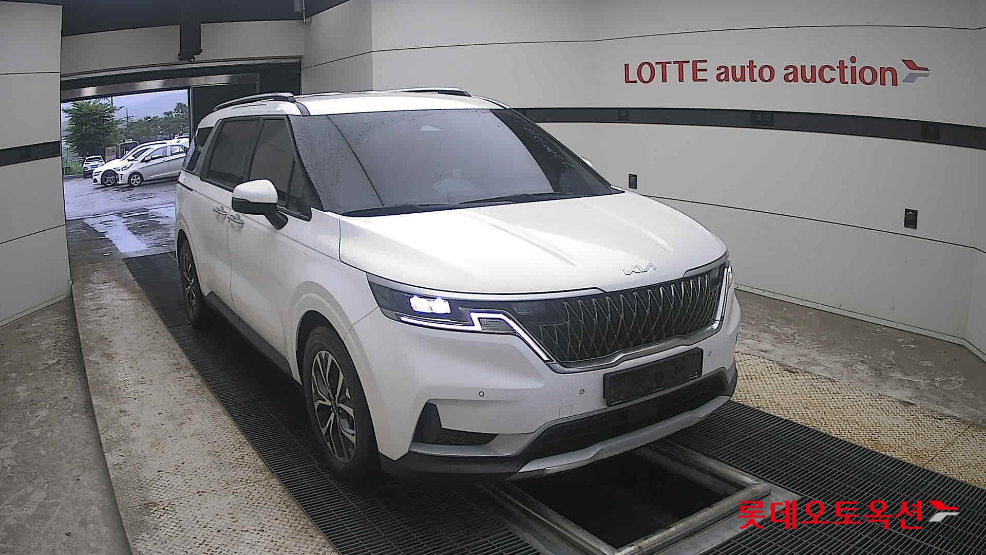 2023 - kia carnival