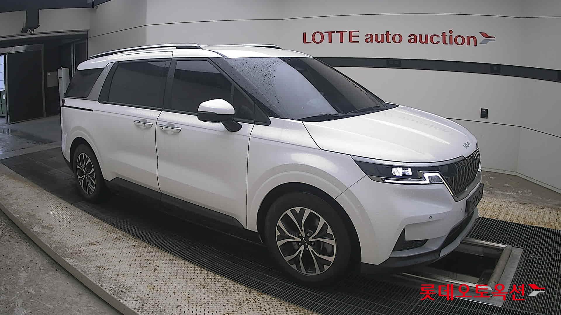 2023 - kia carnival