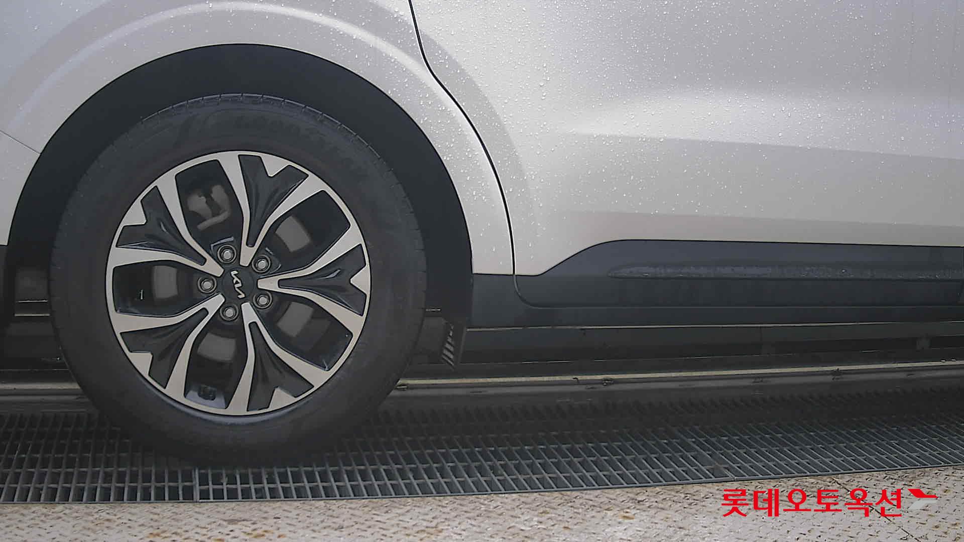 2023 - kia carnival