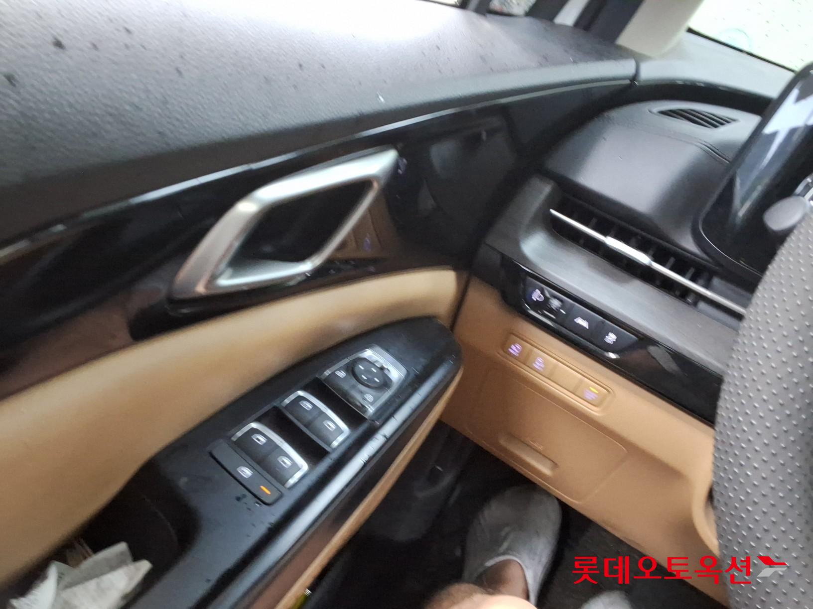 2023 - kia carnival