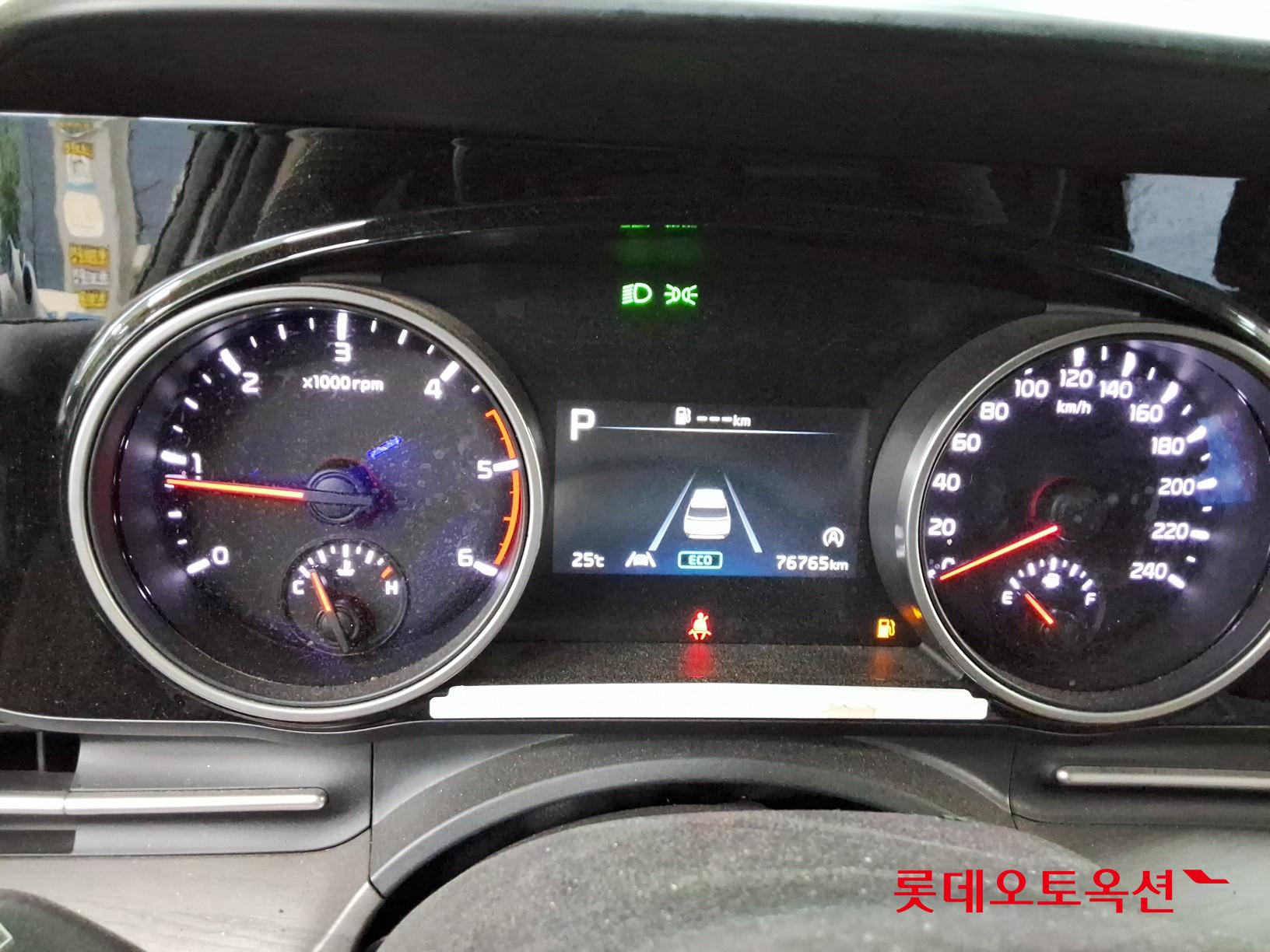 2023 - kia carnival