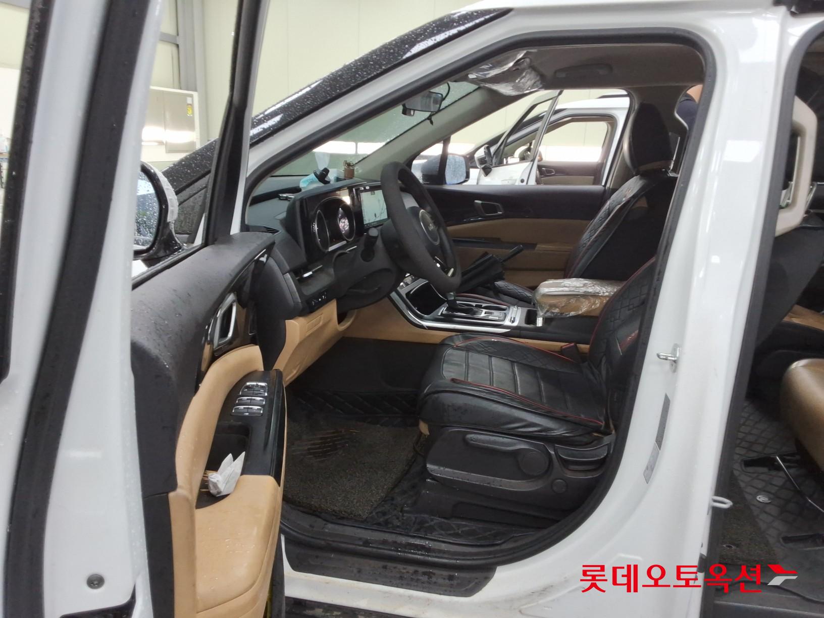 2023 - kia carnival