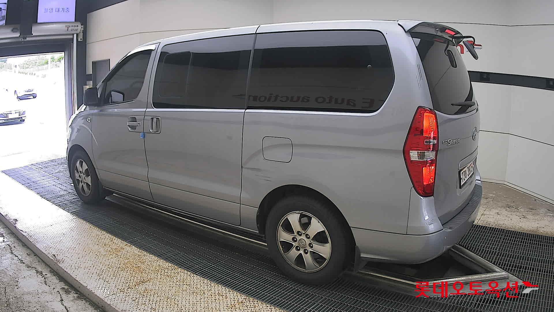 2020 - hyundai grand starex
