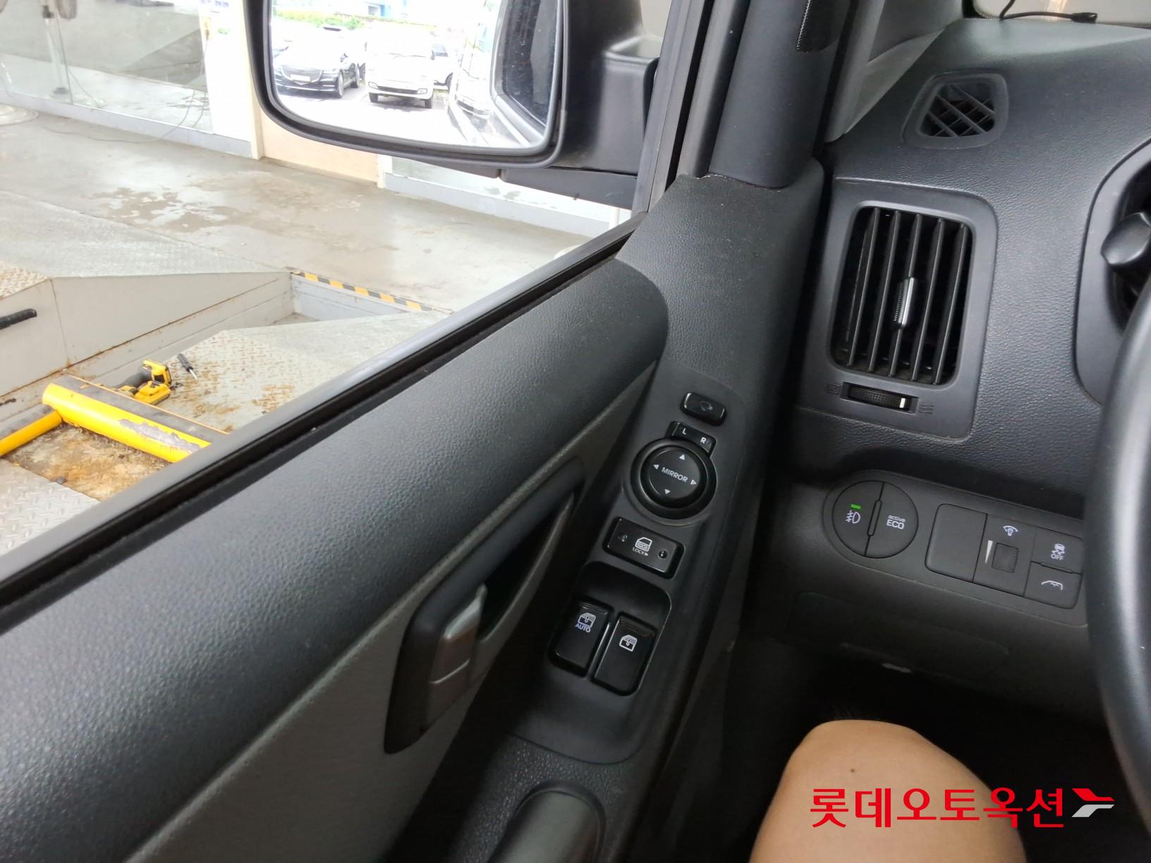 2020 - hyundai grand starex