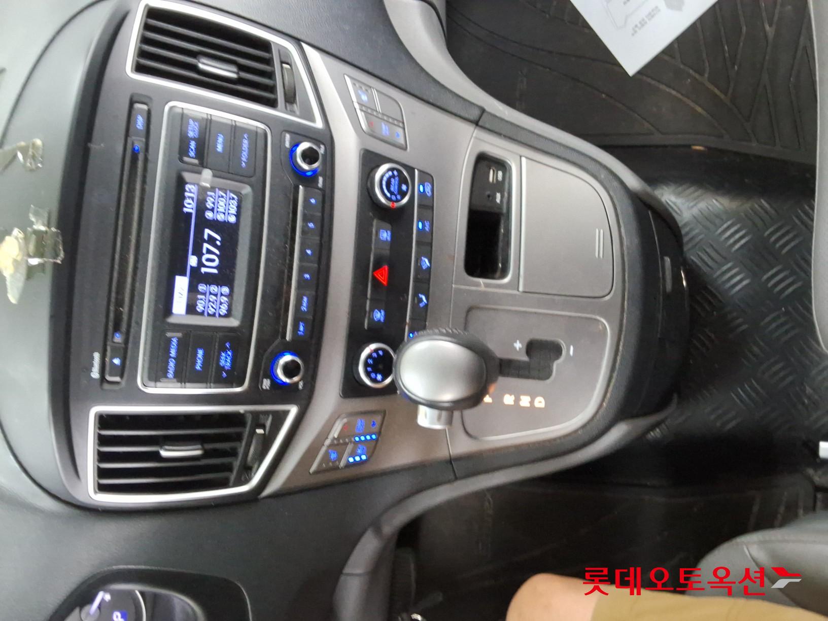 2020 - hyundai grand starex