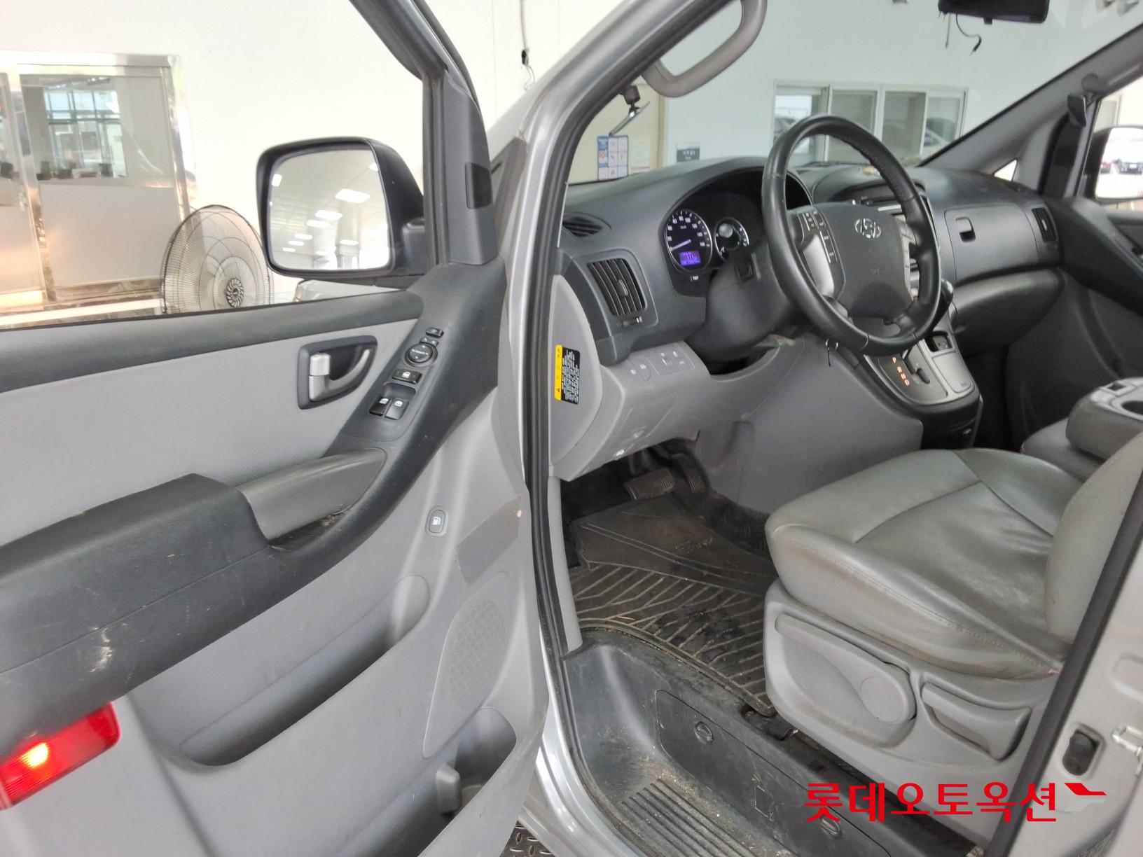 2020 - hyundai grand starex