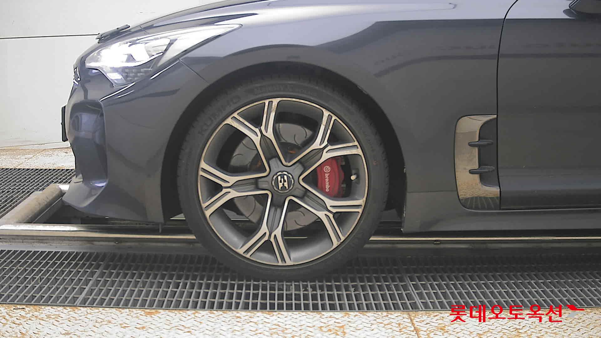 2018 - kia stinger