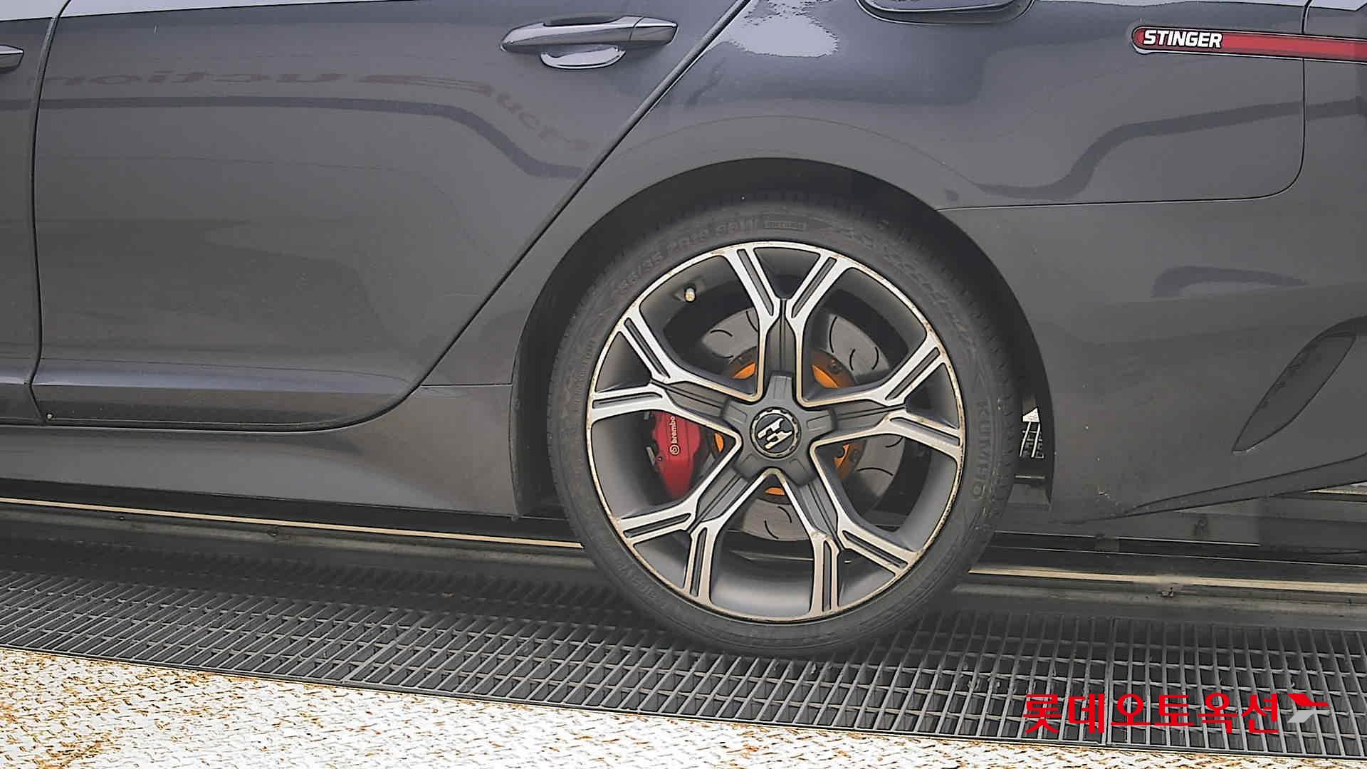 2018 - kia stinger