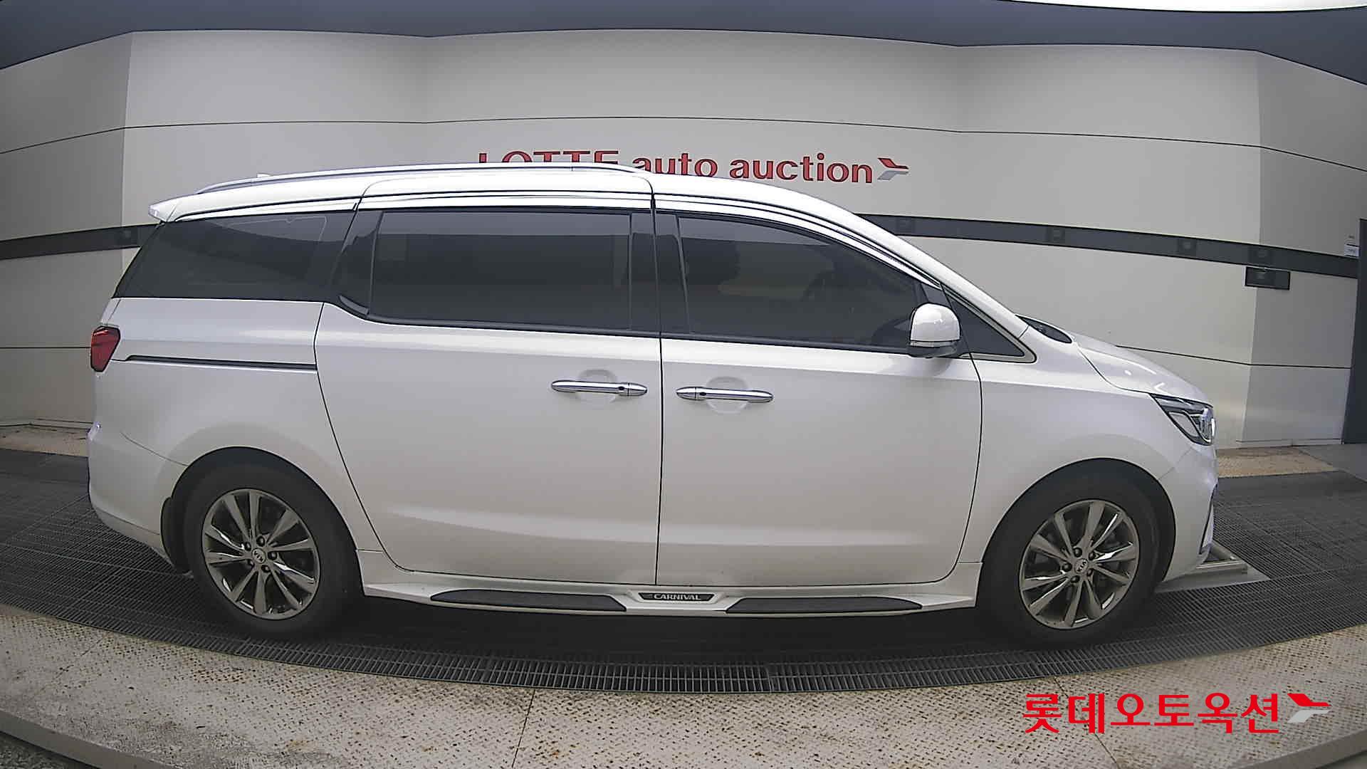 2019 - kia carnival