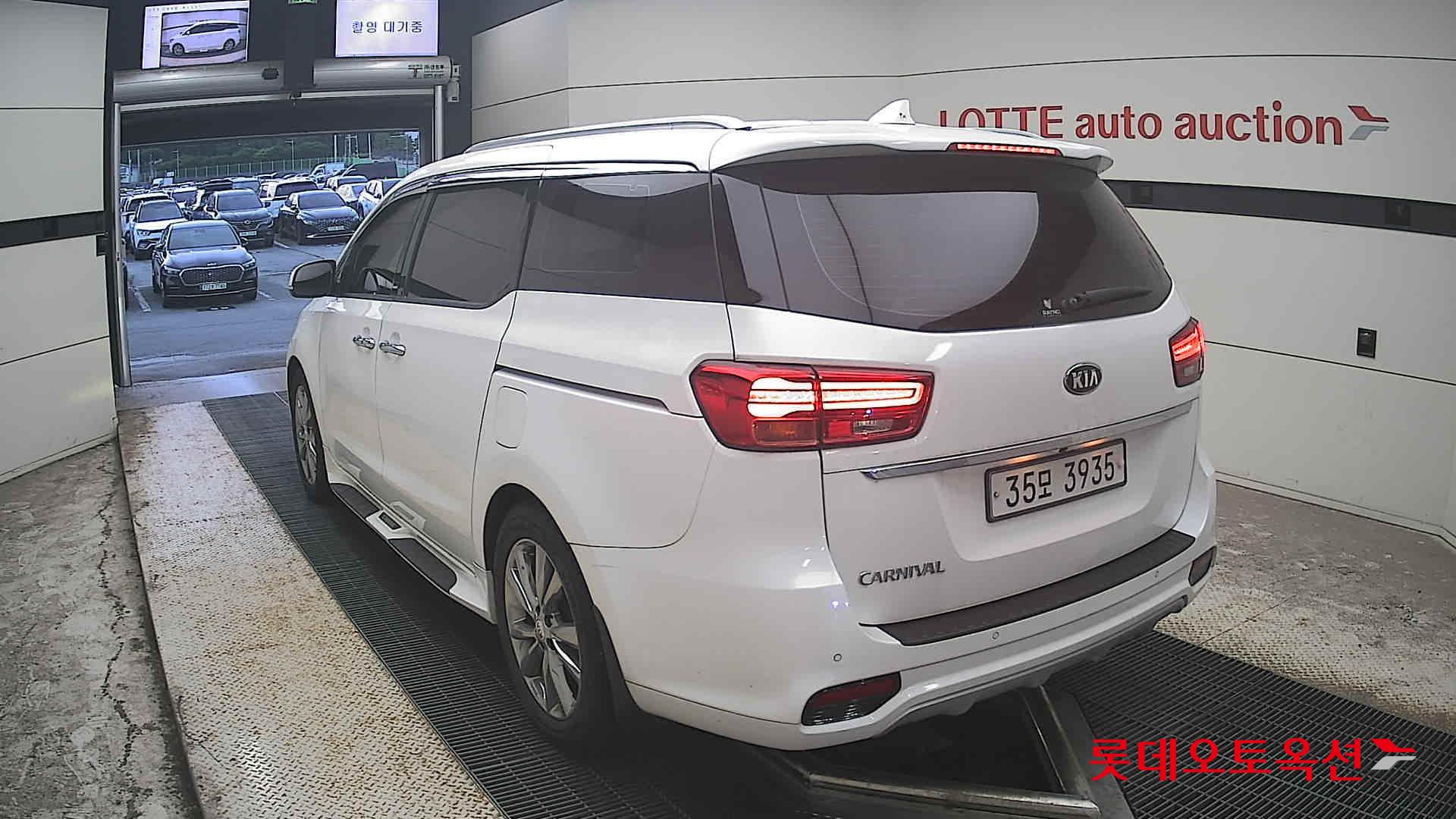 2019 - kia carnival