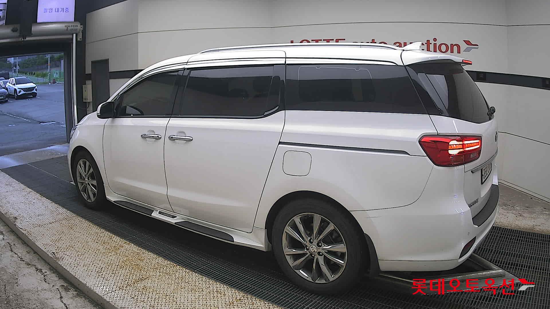 2019 - kia carnival