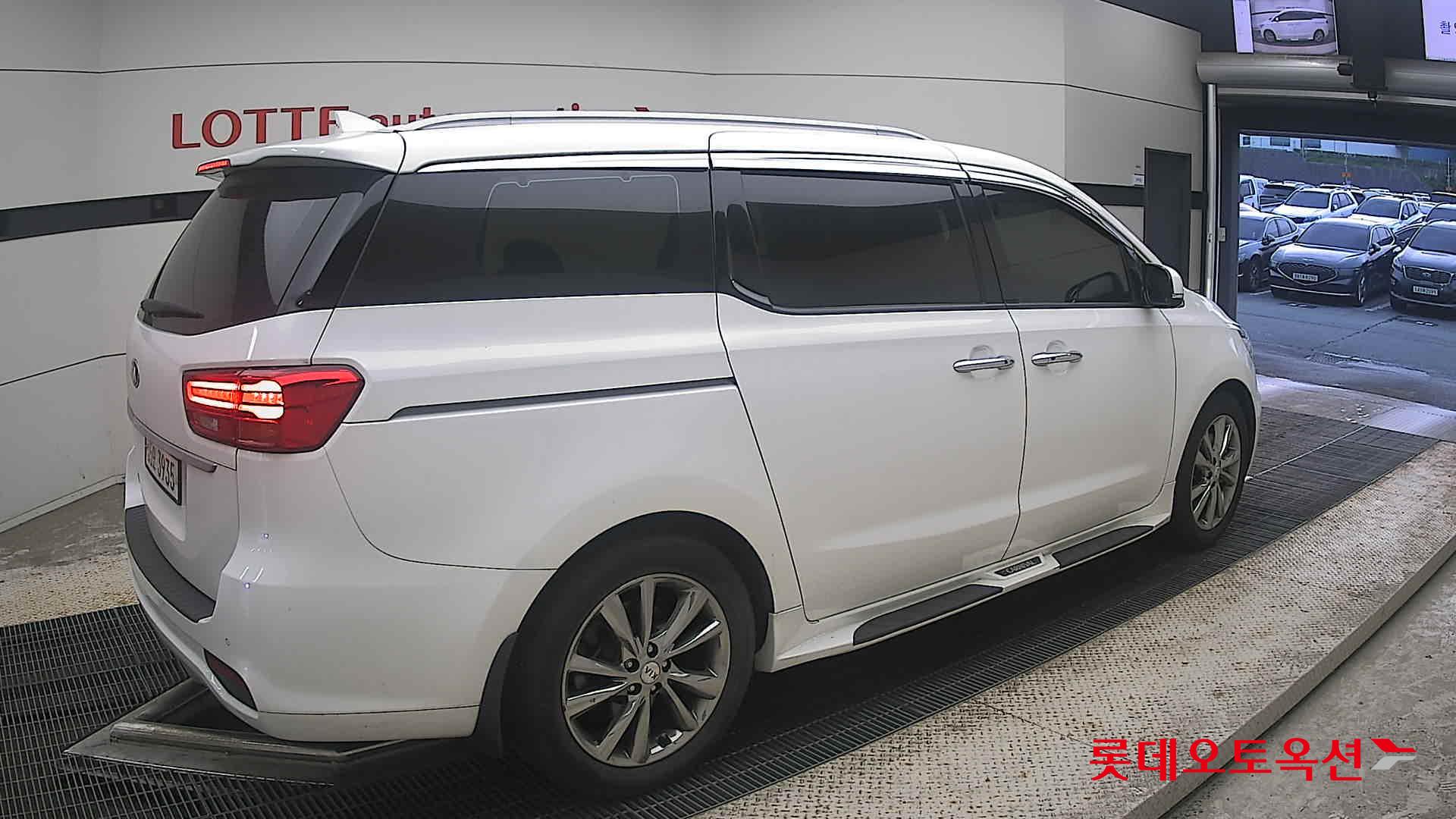 2019 - kia carnival