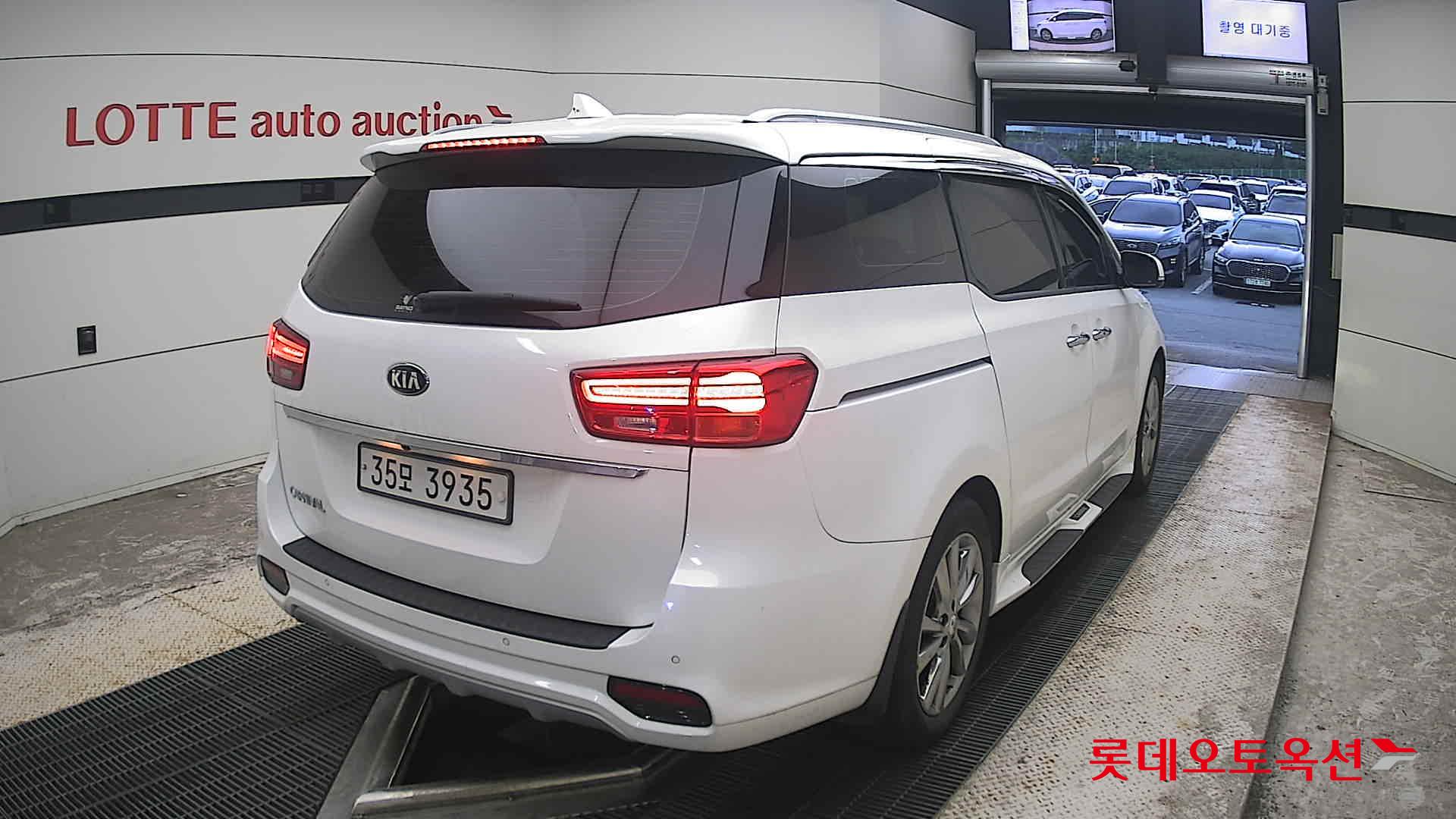 2019 - kia carnival