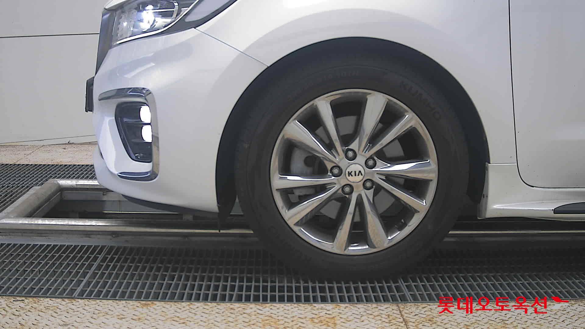2019 - kia carnival