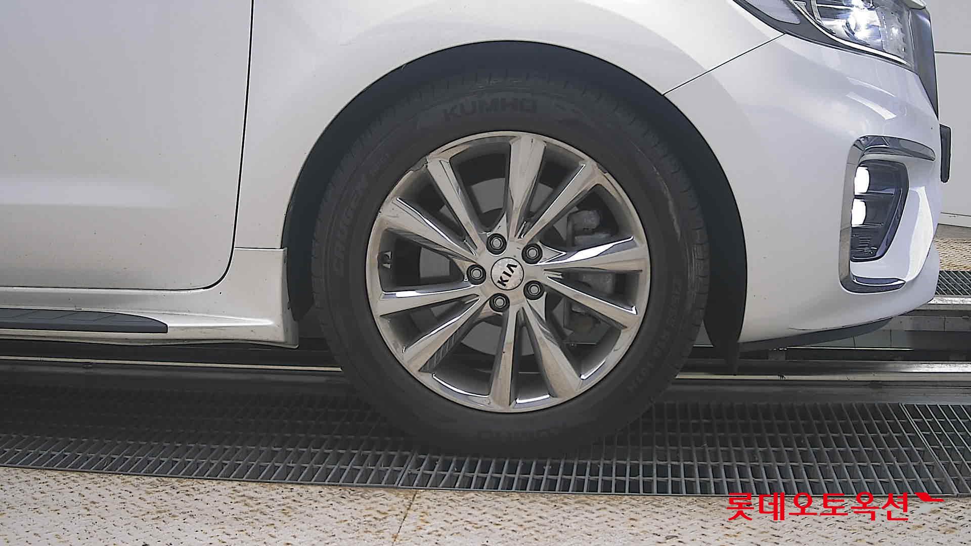 2019 - kia carnival