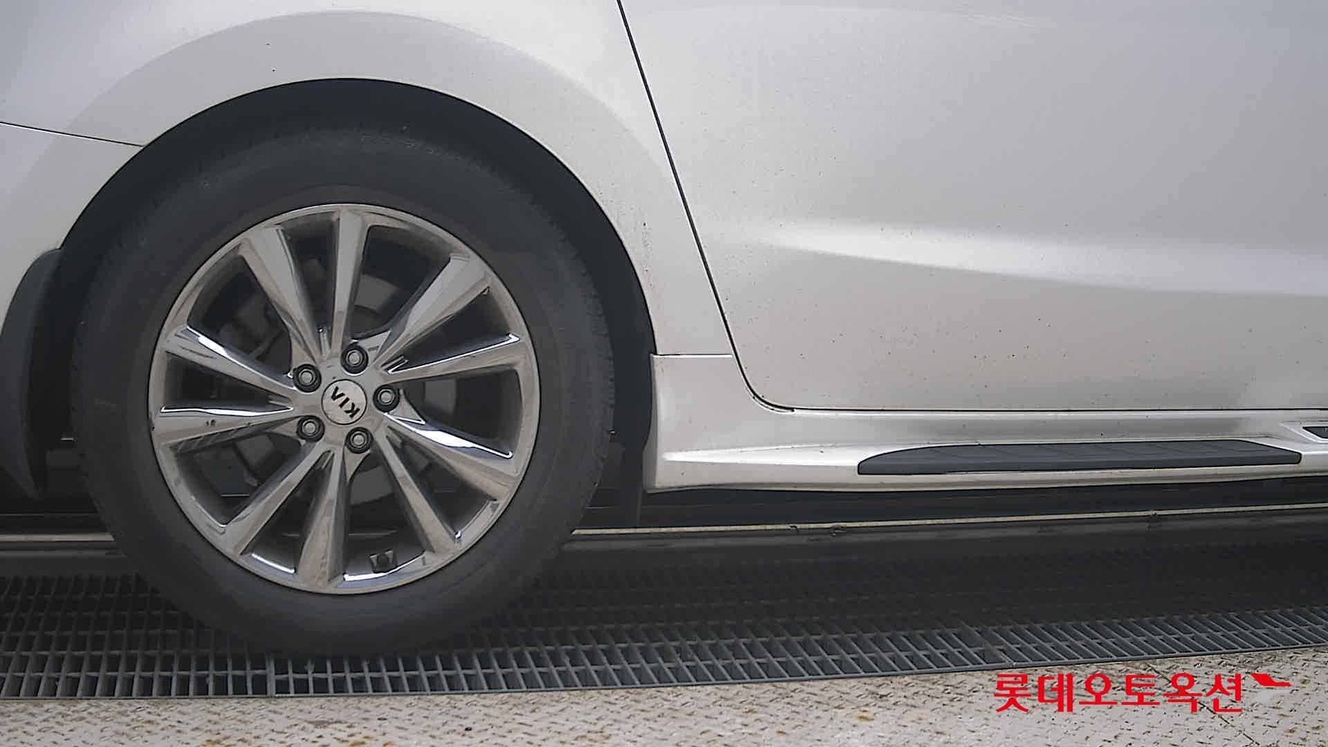 2019 - kia carnival