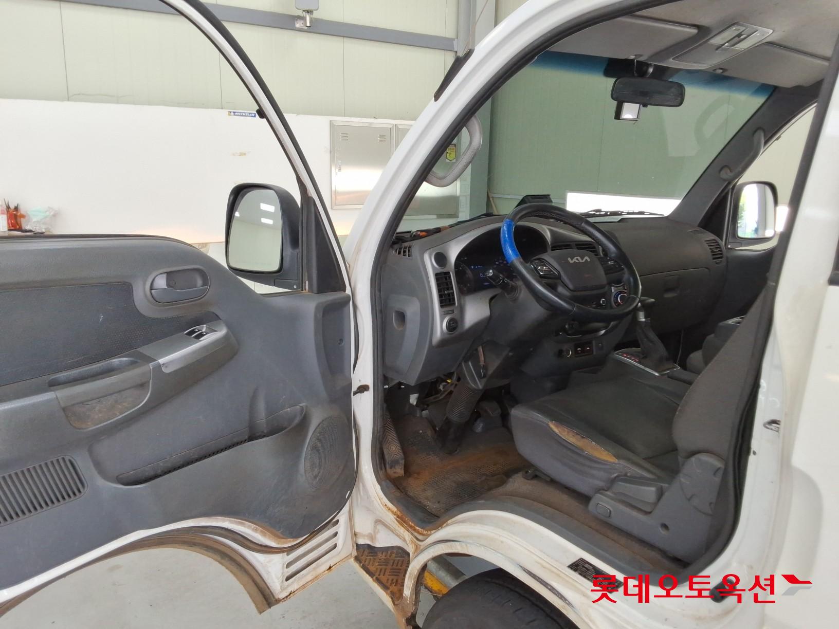 2022 - kia bongo