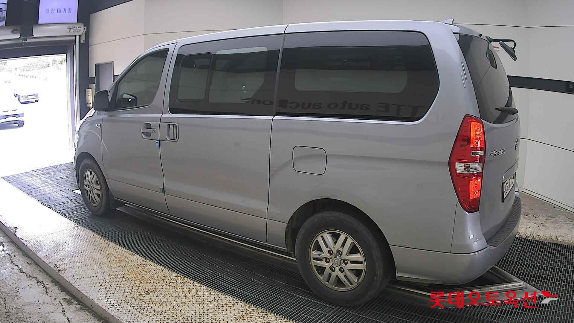 2021 - hyundai grand starex
