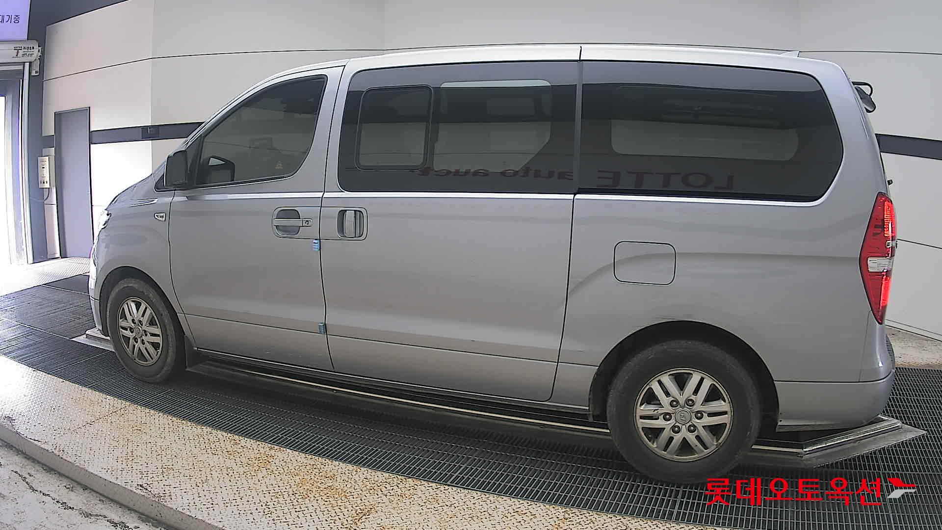 2021 - hyundai grand starex