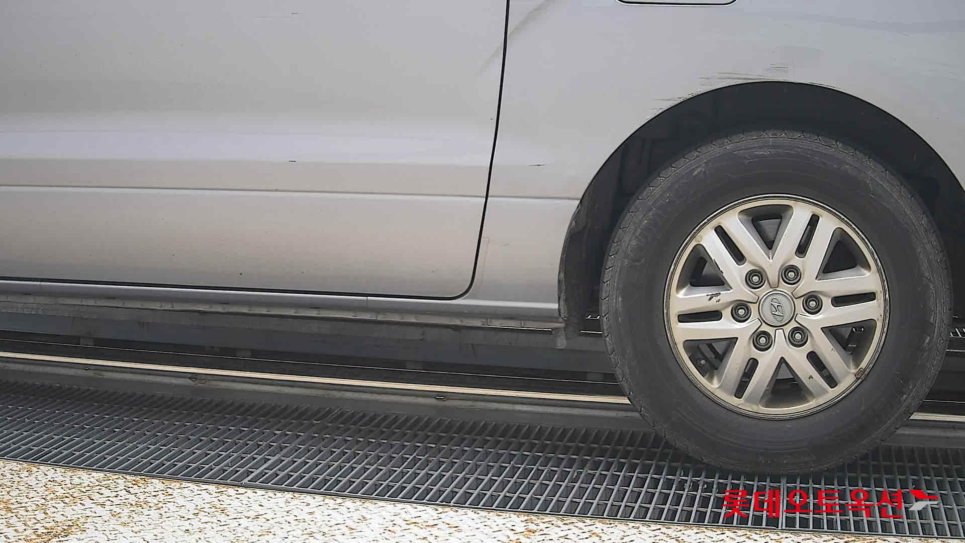 2021 - hyundai grand starex
