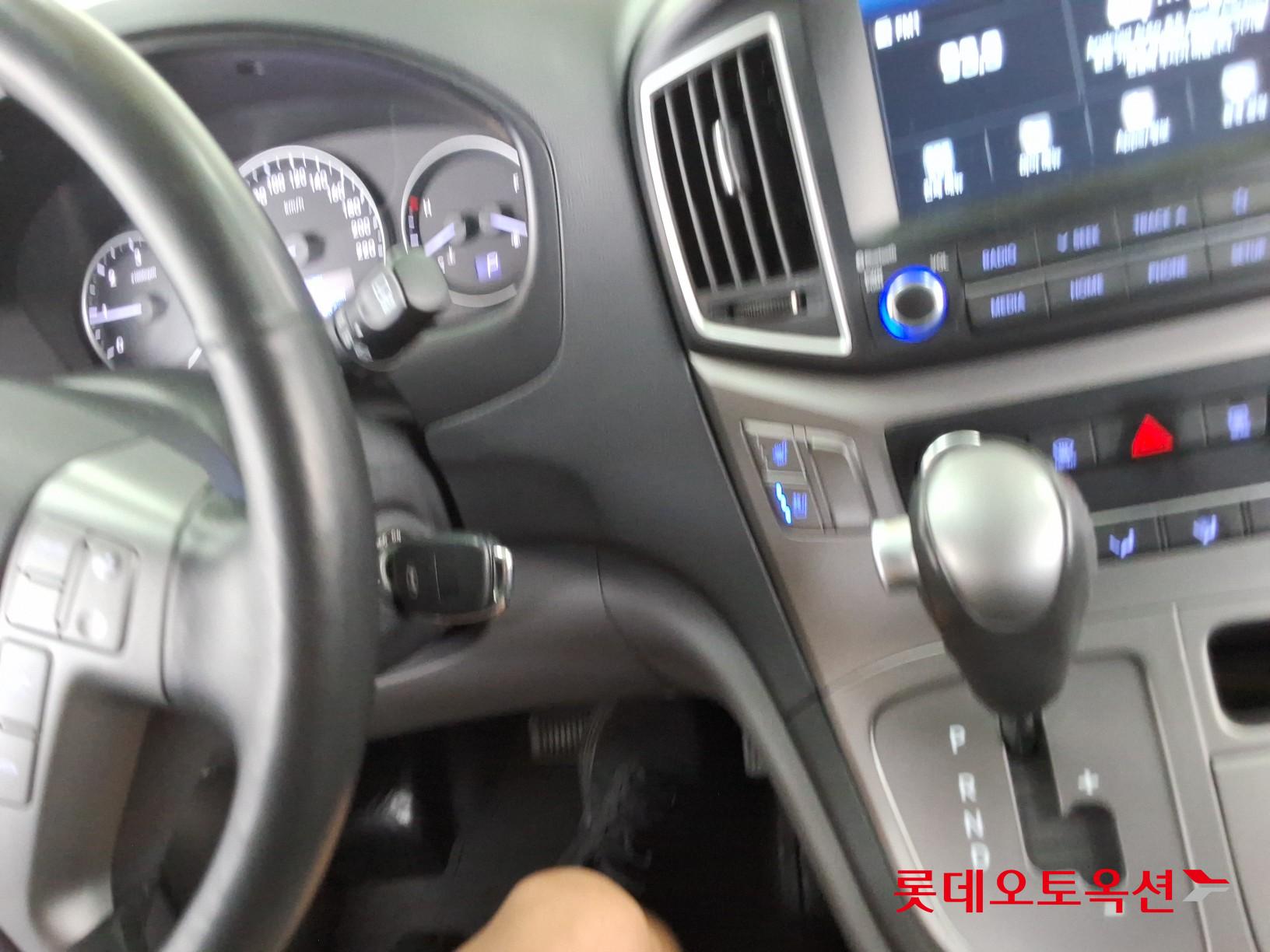 2021 - hyundai grand starex