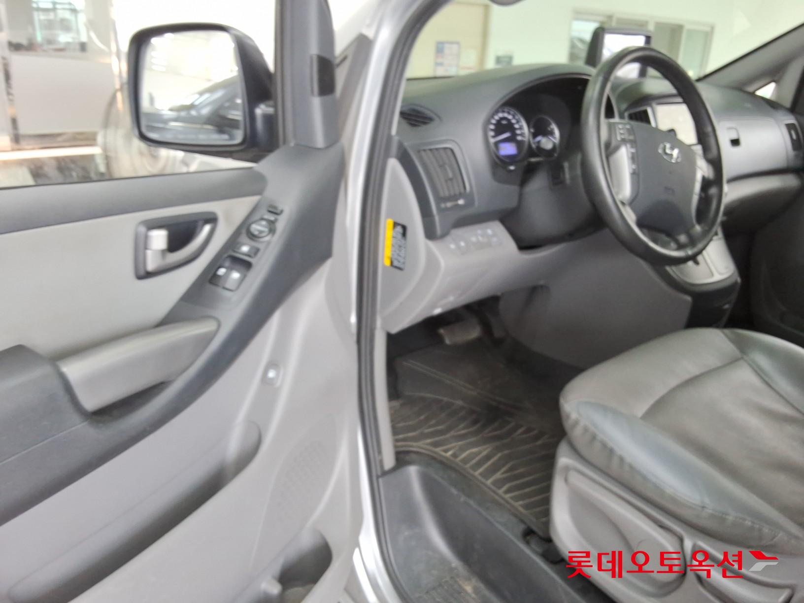 2021 - hyundai grand starex