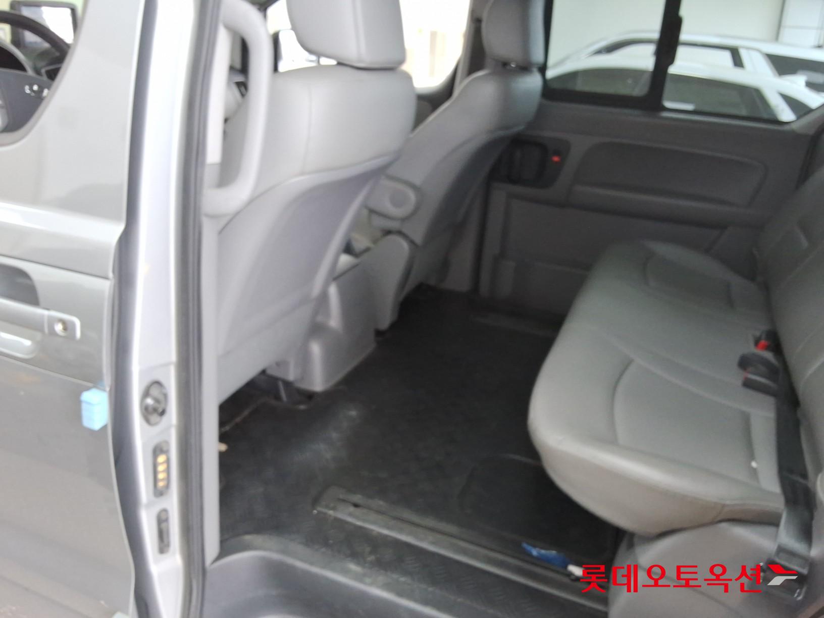 2021 - hyundai grand starex