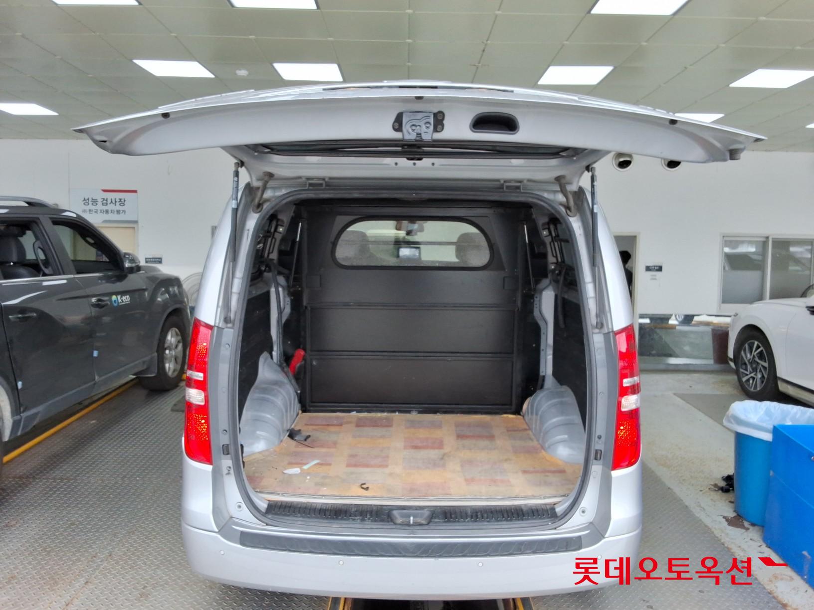 2021 - hyundai grand starex