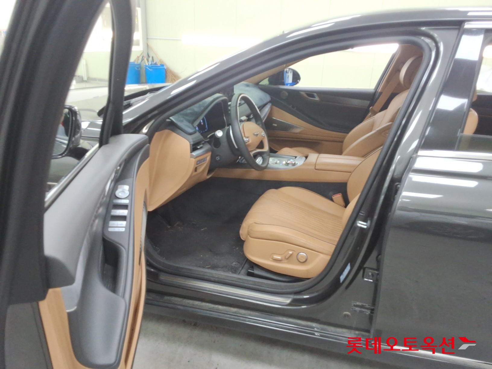 2022 - genesis g80