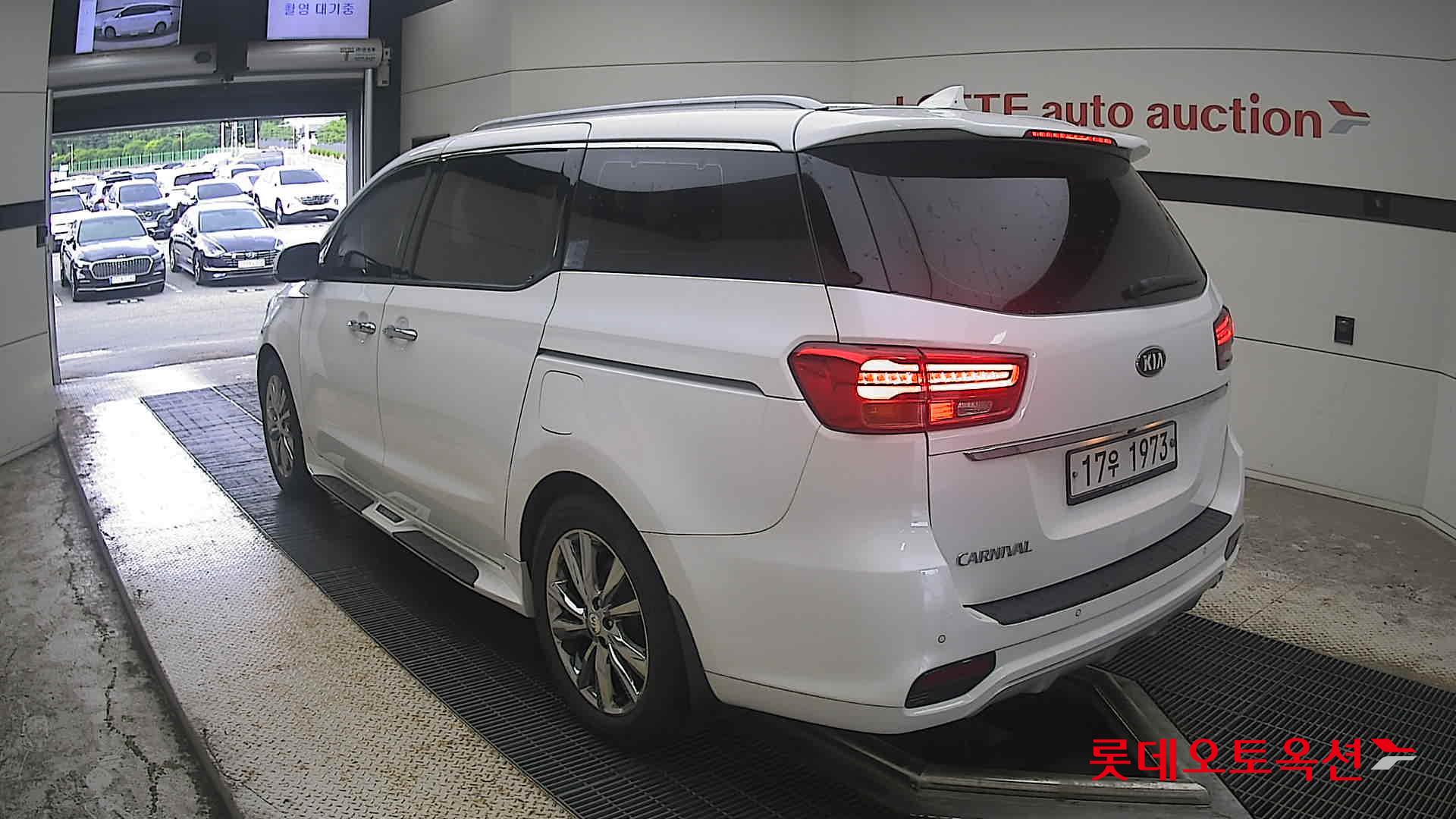 2019 - kia carnival