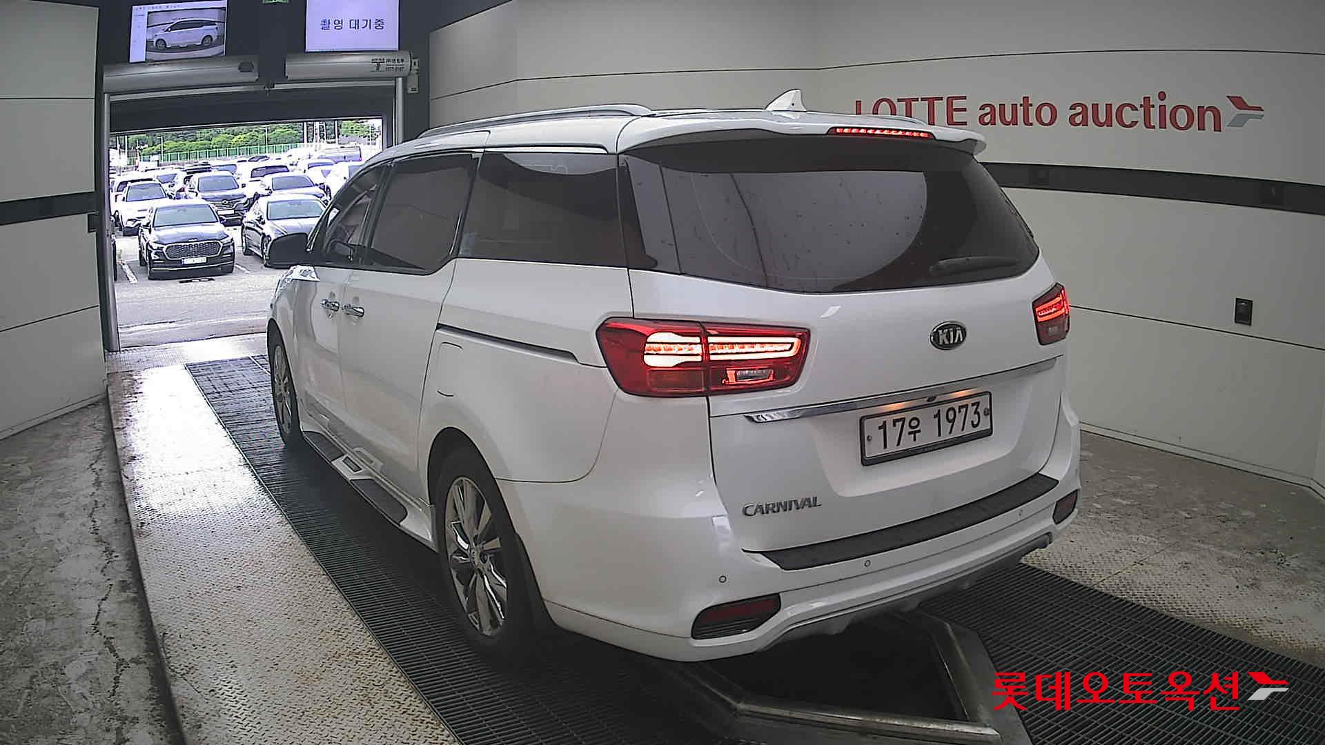 2019 - kia carnival