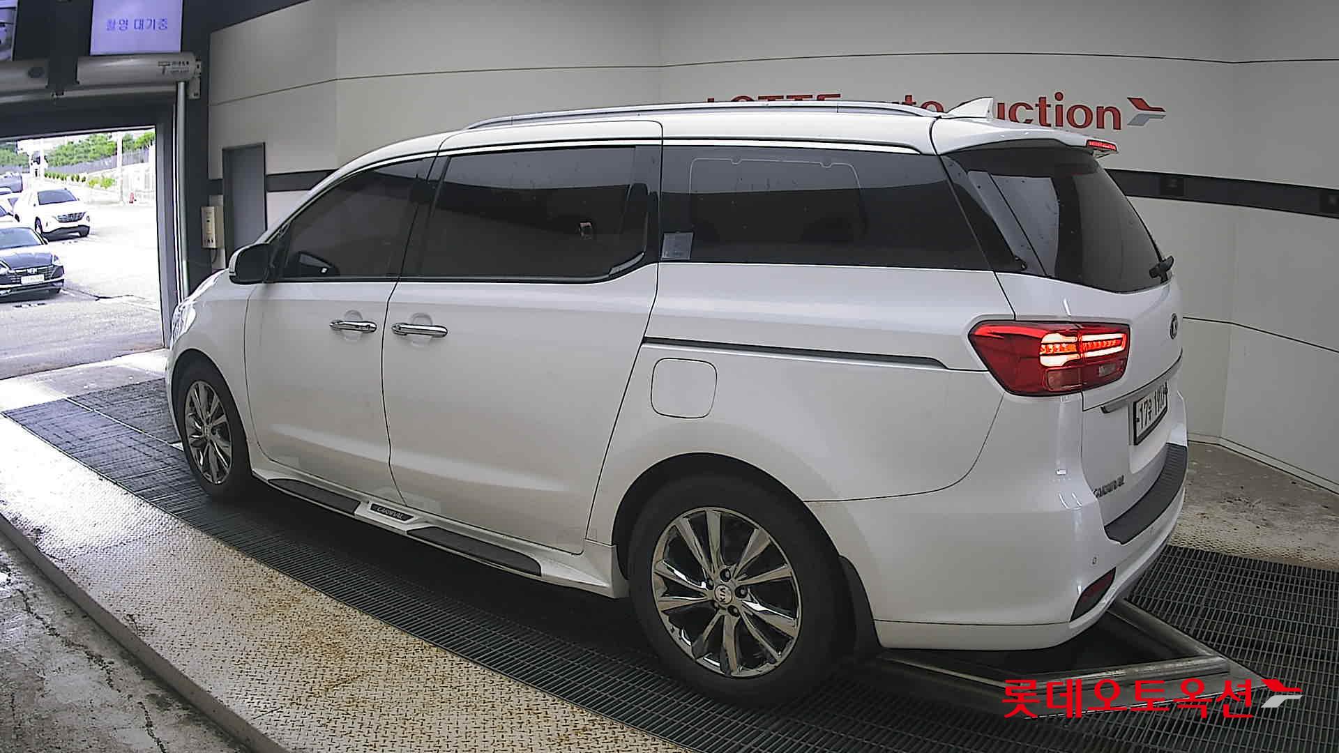 2019 - kia carnival