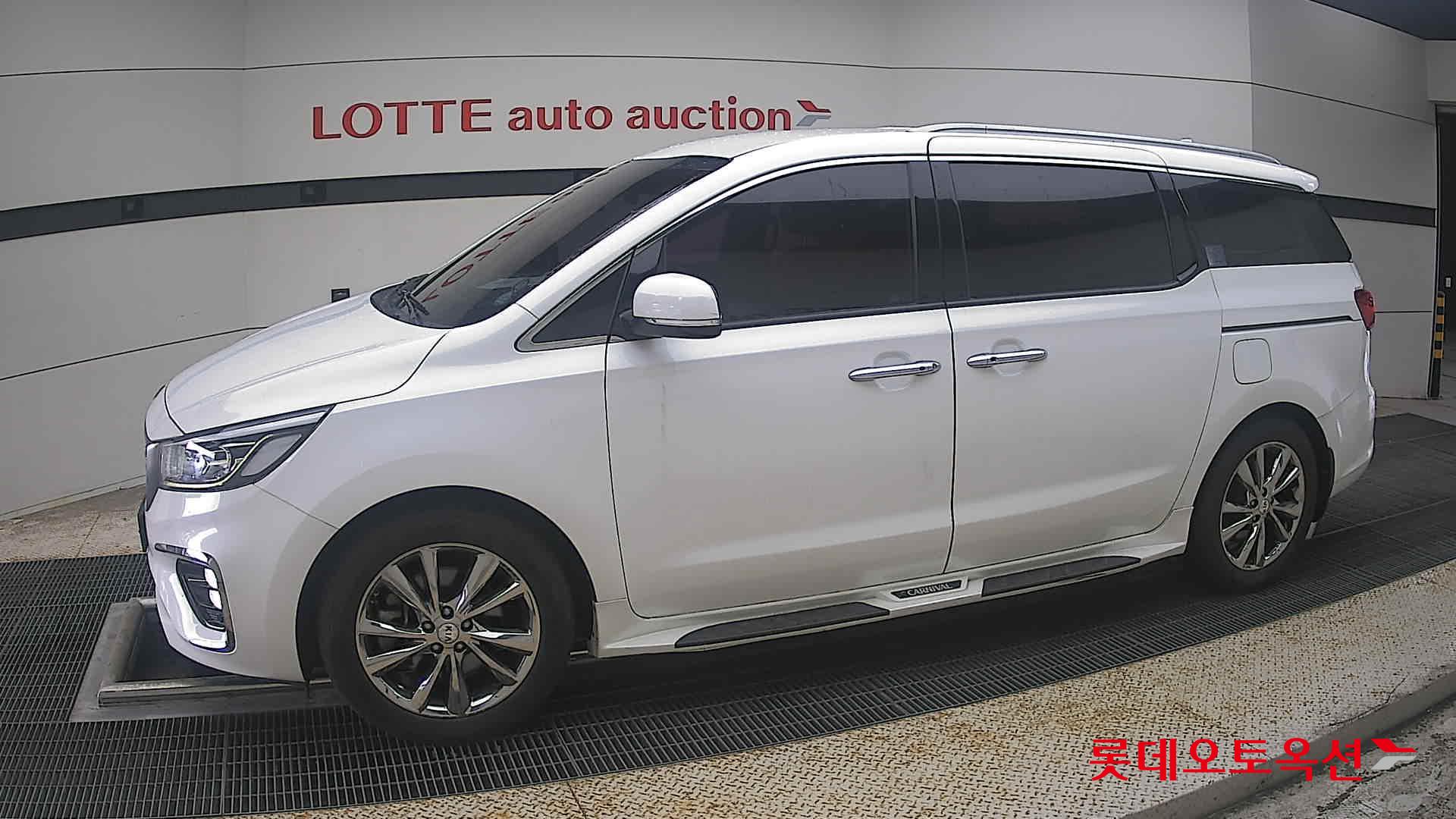2019 - kia carnival