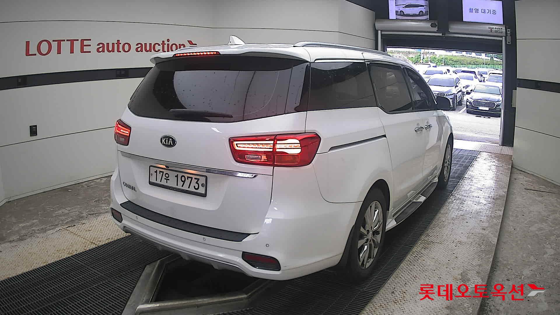 2019 - kia carnival