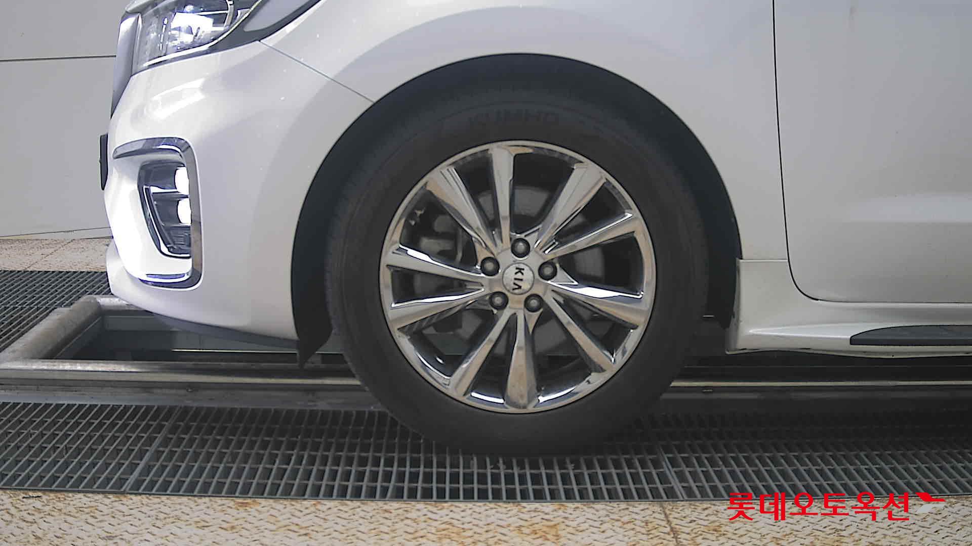2019 - kia carnival