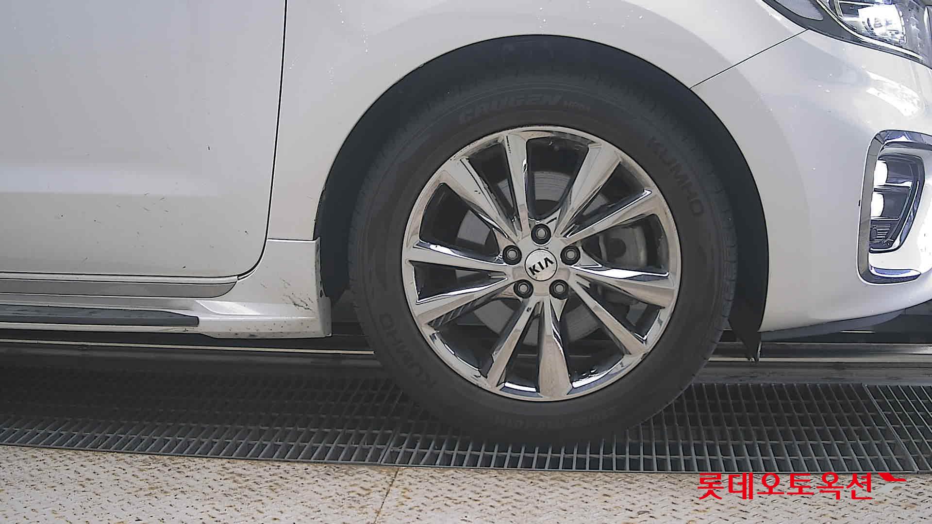 2019 - kia carnival
