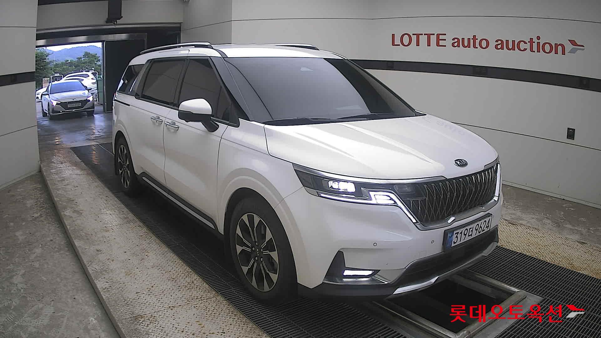 2021 - kia carnival