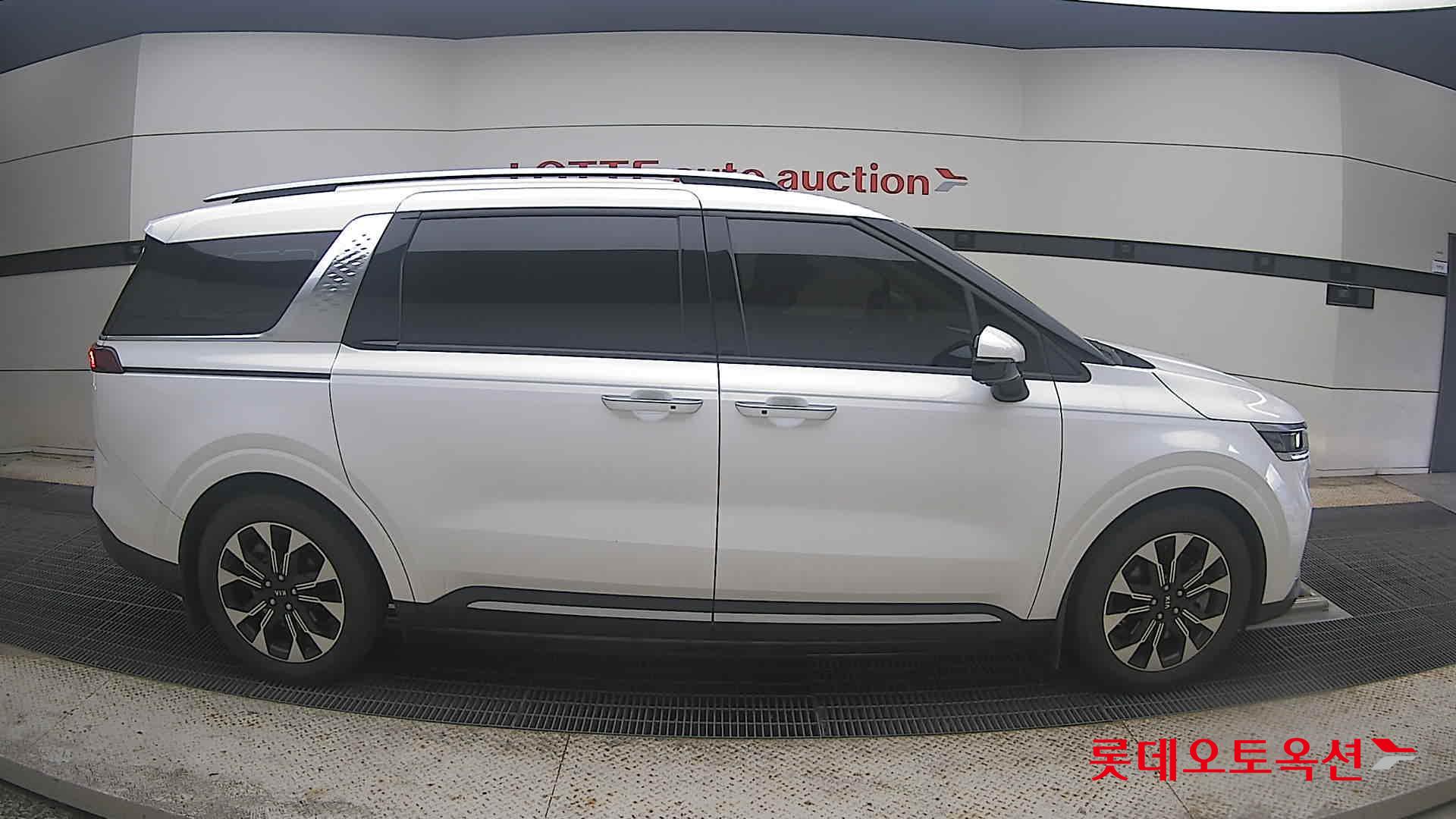 2021 - kia carnival