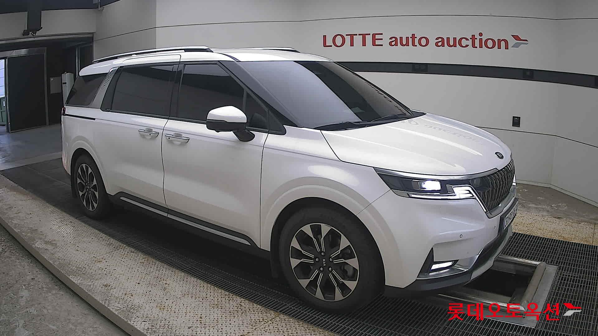 2021 - kia carnival