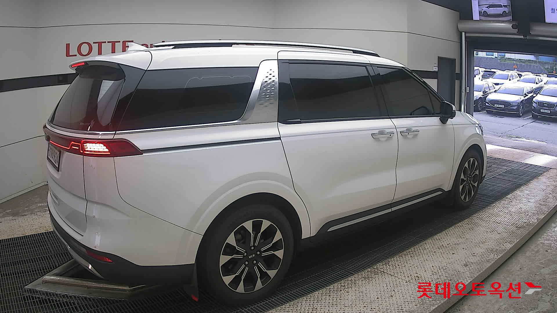 2021 - kia carnival