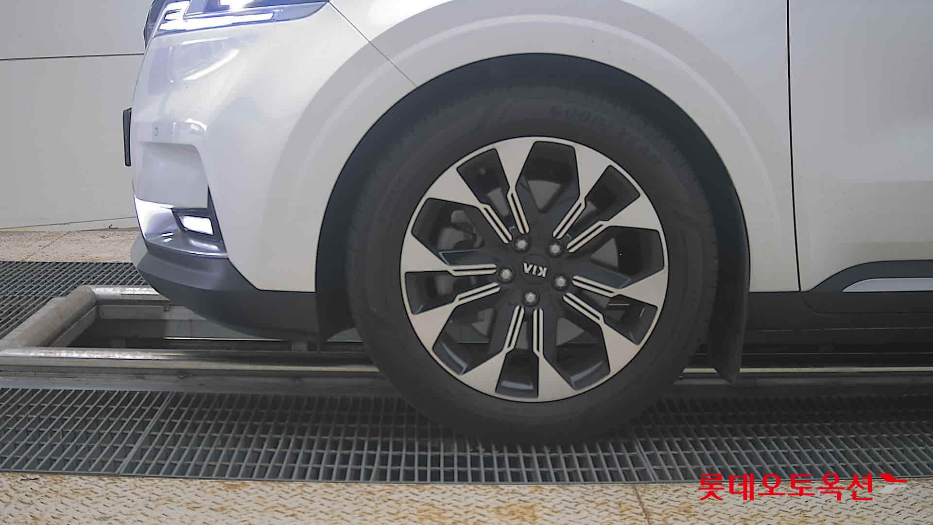 2021 - kia carnival