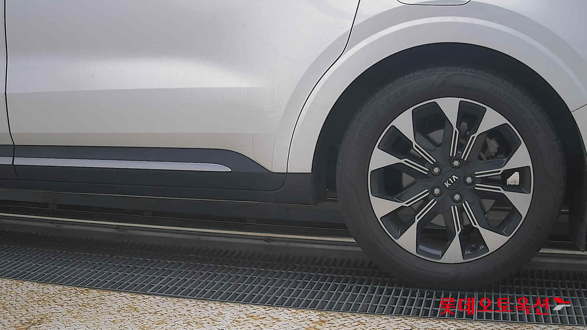 2021 - kia carnival